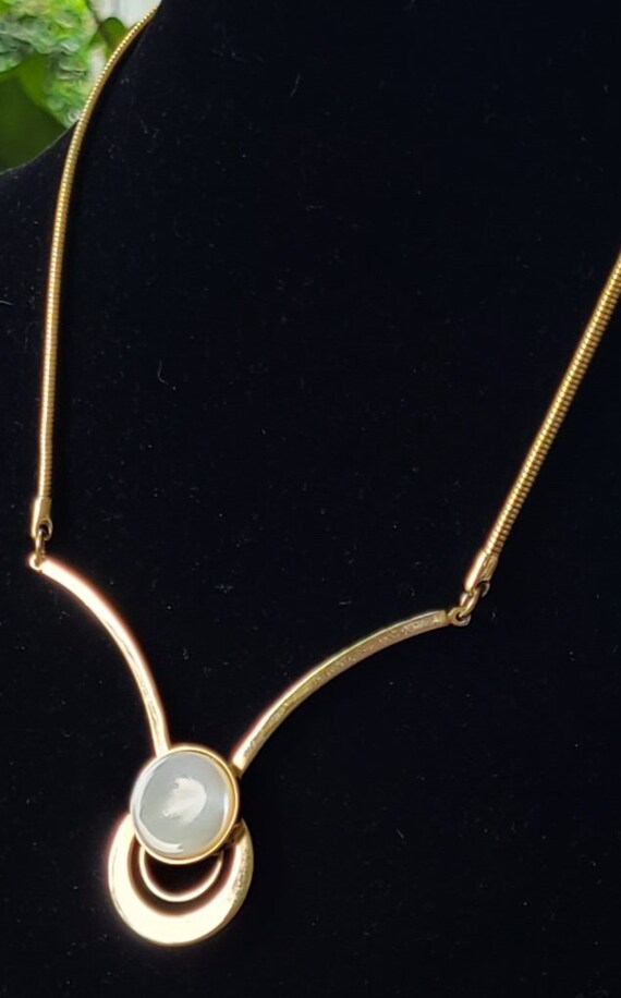Modern Gold tone Mother of Pearl Choker/Necklace - image 4