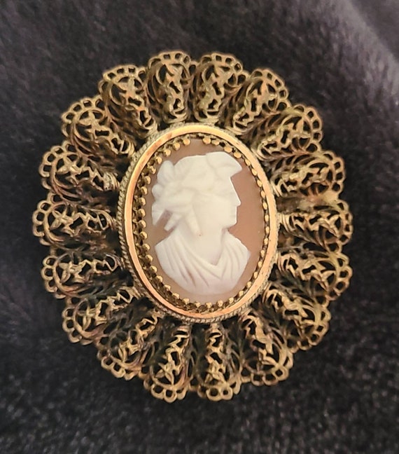 Beautiful Vintage Cameo Brooch Filigree - image 2