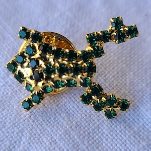 Perfect Little Frog Green Rhinestones Pin
