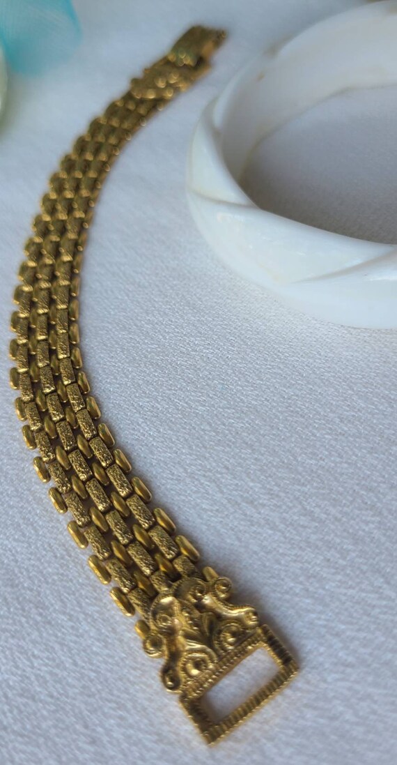 Beautiful Ornate Gold tone  Link Bracelet Unique - image 3