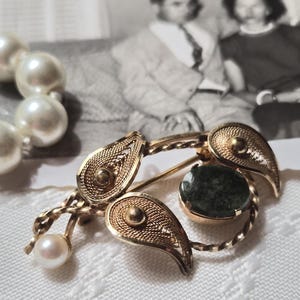Vintage Filigree Floral Jade and Pearl Brooch DCE Curtis Jewelry Co