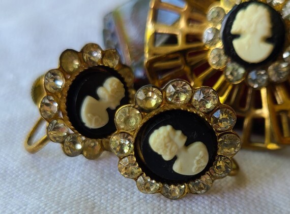 Vintage CORO Cameo and Screw Back Earrings - image 2