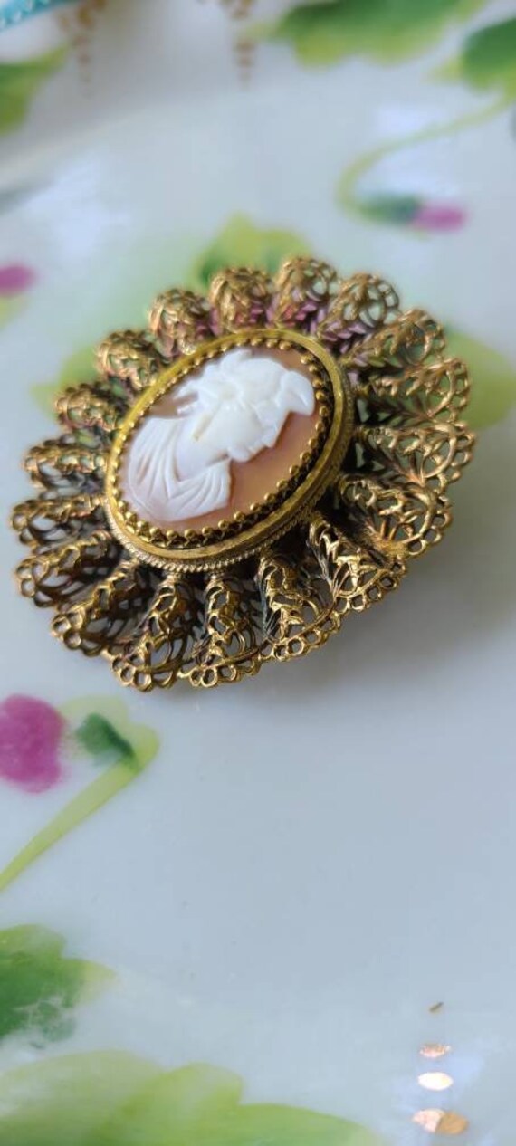 Beautiful Vintage Cameo Brooch Filigree - image 3