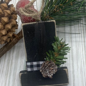 Black wooden block snowman hat ornament