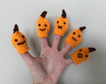 Knitted Pumpkin Finger Puppet Pattern - 5 Little Pumpkins Puppets Pattern