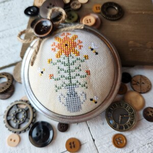 PDF Download / Orange Cross Stitch Flower Pattern, Summer X Stitch Chart, Counted Cross Stitch Pattern, Cute X Stitch Pattern Ornament