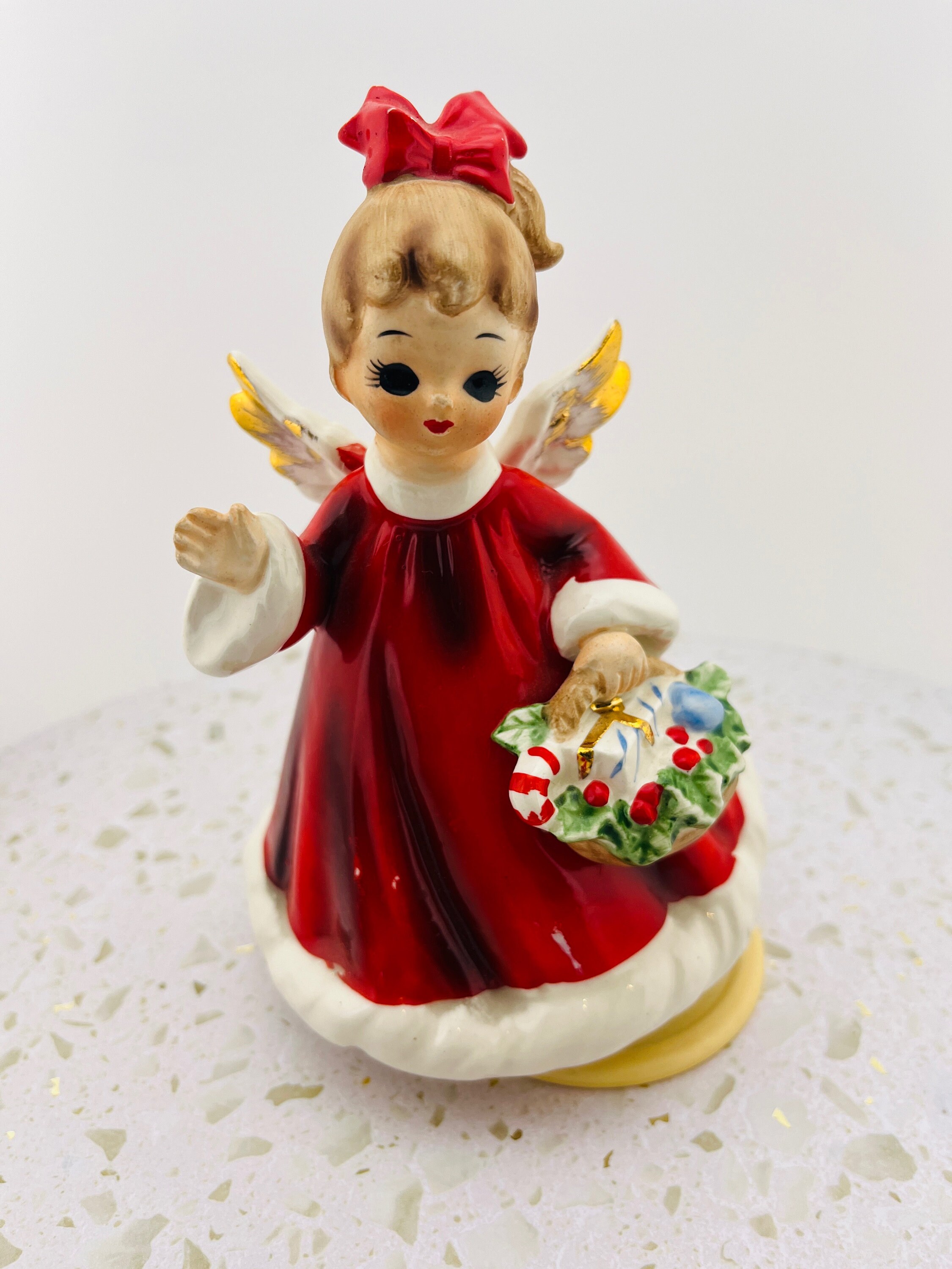 ANGEL 空き瓶 ファー付 限定 箱付き 赤白クリスマス値下げしました ANGEL ファー付 空き瓶 クリスマス限定 箱付