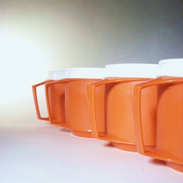 Vintage Mugs - Mod Red Orange Aladdin Plastic Mug Set - Red White Coffee Mugs - Camping Mugs