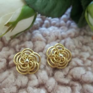 Swirl Gold Tone Stud Earrings/Vintage