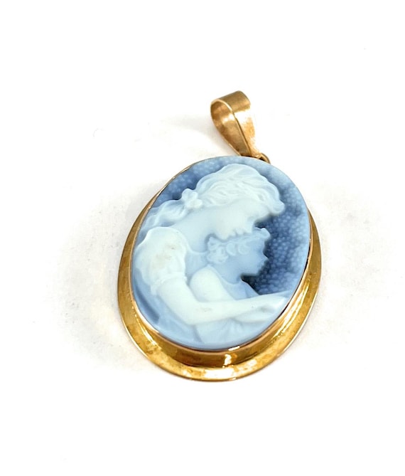 Antique 9CT Gold Carved Agate Cameo Pendant 2.1 cm X 1.6 (11)