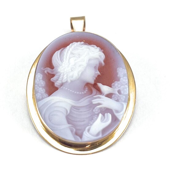 Large Antique 9ct Gold Carved Cameo Pendant / Brooch 3.2cm Long X 2.5cm (22)