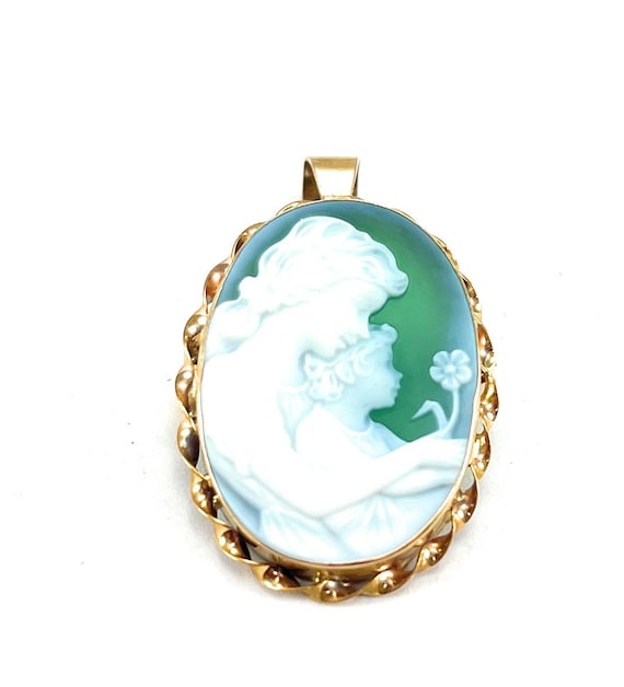 Antique 9ct Gold Carved Agate Cameo Pendant / Brooch 3.0cm X 2.0 (3)
