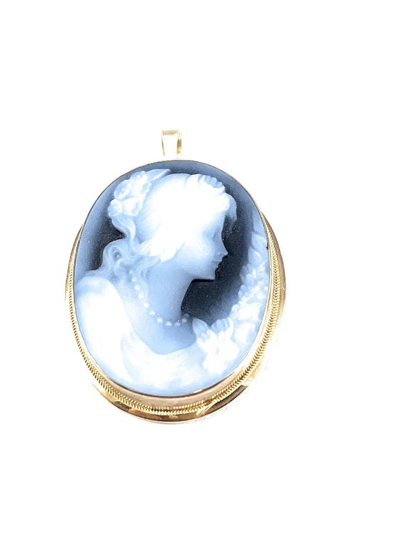 Antique 9ct Gold Carved Agate Cameo Pendant 3.0cm X 2.5 (21) Victorian Girl