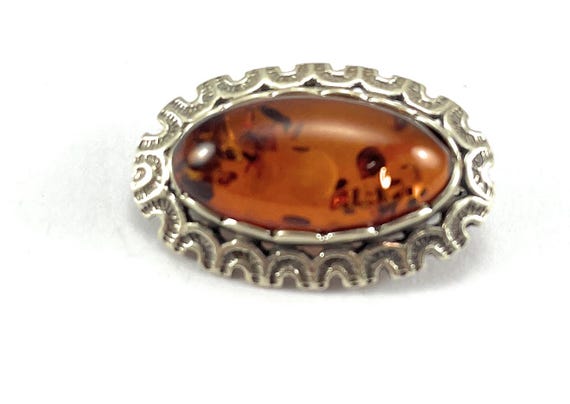 Antique Sterling Silver and Amber Brooch 2.6cm x 1.8cm