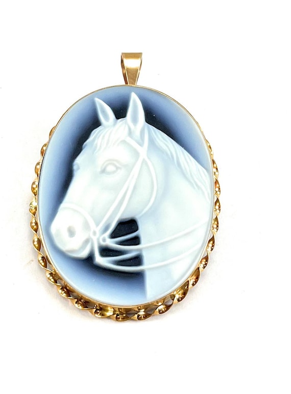 Antique 9ct Gold Carved Cameo Pendant / Brooch 4.2cm Long X 3.2cm (39)
