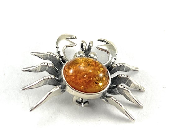 Antique Sterling Silver and Amber Crab Brooch 3 cm x 1.8cm