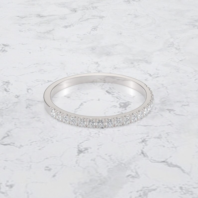 Pierścionek z diamentami na półwieczność/ Obrączka ślubna z diamentami/ Pierścionek z diamentami/ Cienka obrączka z mikro diamentami/ Minimalistyczny pierścionek z diamentami zdjęcie 4
