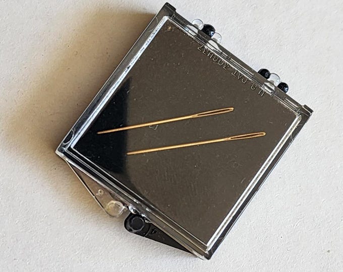 14K Gold Sewing Needle Set, In Case.... A Wonderful Gift !