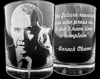 Vaso de whisky con grabado de Barack Obama