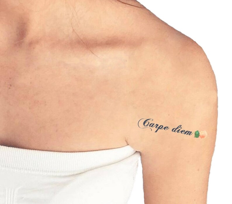 Carpe diem тату на ключице эскиз