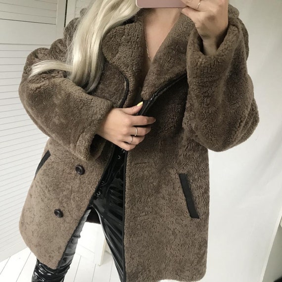 Vintage 1970s Brown Trimmed Sheepskin Pea Jacket