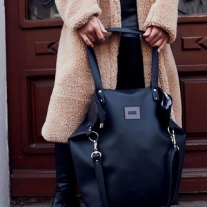 Grand sac à fermeture éclair Crossbody noir, sac à bandoulière Roomu imperméable végétalien