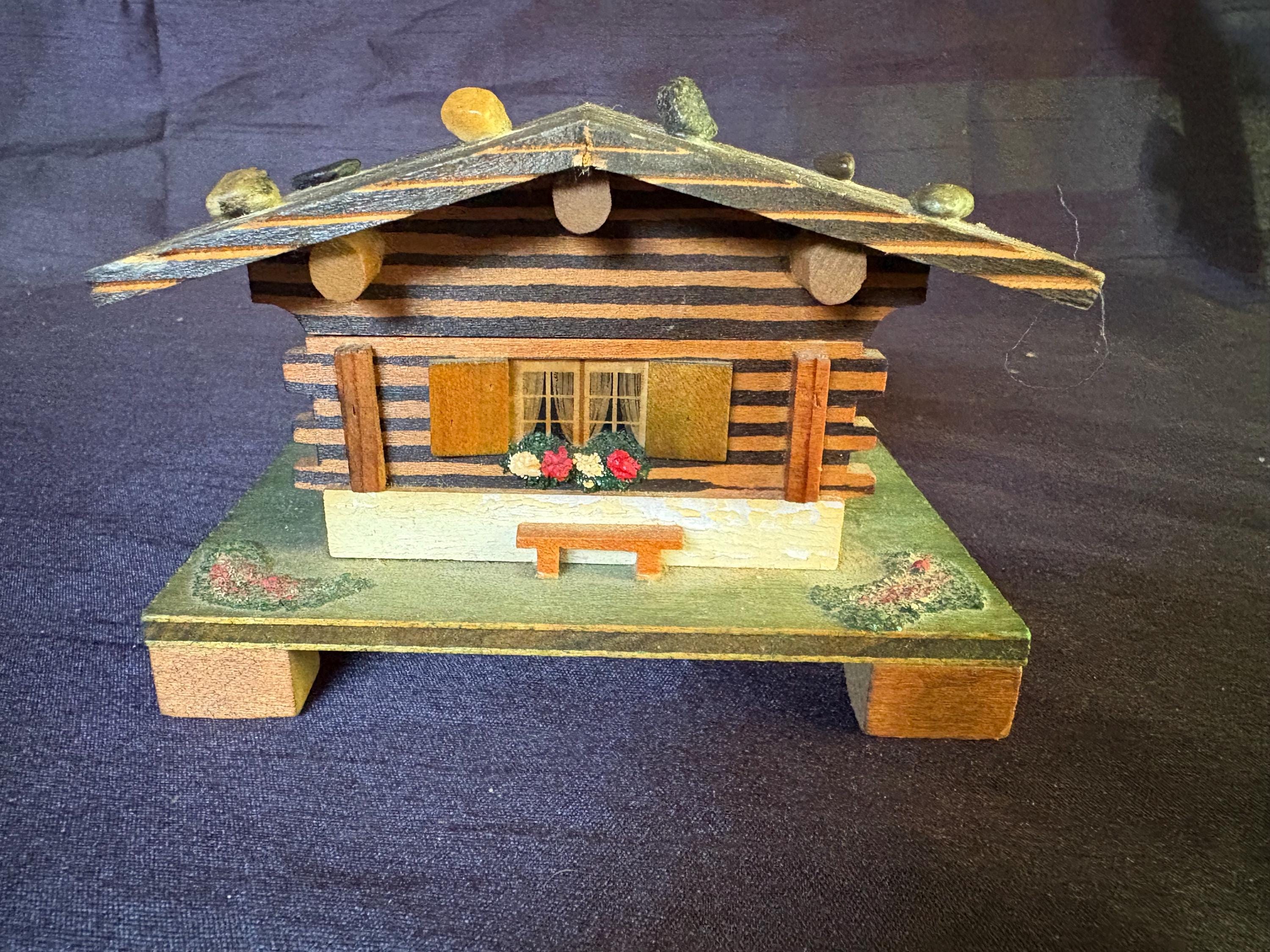 Belle boîte à bijoux de bois naturel faite main sculptée cadeau pour