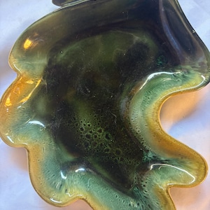Vintage Mid Century Hulls Art Pottery #85 Oak Leaf  Dish Green Yellow Gold