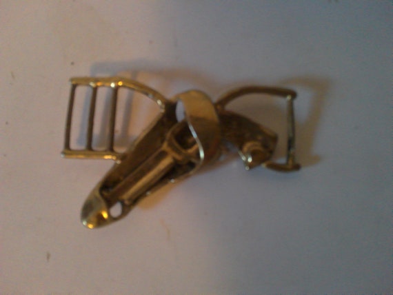 Brass Belt Buckle in shape of cowboy pistol and h… - image 3