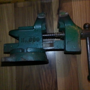 Vintage Table Vise - Etsy