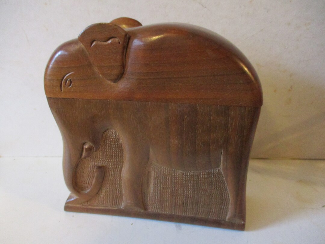 elephant cigarette holder Cheery Case Portable Waterproof Cigarette Box Plastic Normal Size Pocket Cigarette Box Flip Open Storage Case for Men Women : Health & Household Elephant Shaped Tabletop Cigarette Box