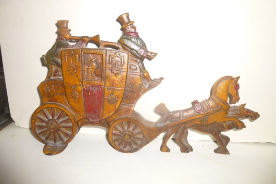 London Mail Coach Doorstop English Cast Iron Painted Horse And Carriage Great Colors Excellent Details And Condition - 