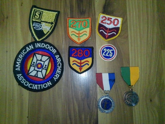 Archery patches and pin set - 6 patches from 1.5"… - image 2