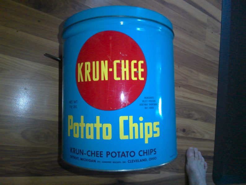 Krun-Chee Potato Chips 1960s 1.5 Lb Magic-Pak tin with great graphics and colors 11 h x 10 diam. Tin NO RUST image 1