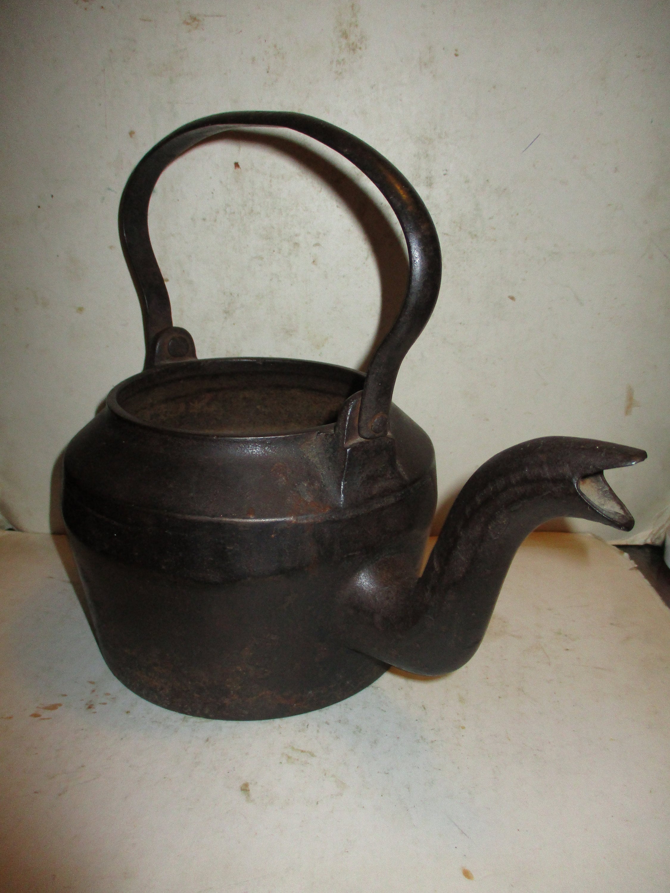 Vintage Cast Iron Tea Kettle Coffee Pot Large Swivel Lid Bird Spout LARGE