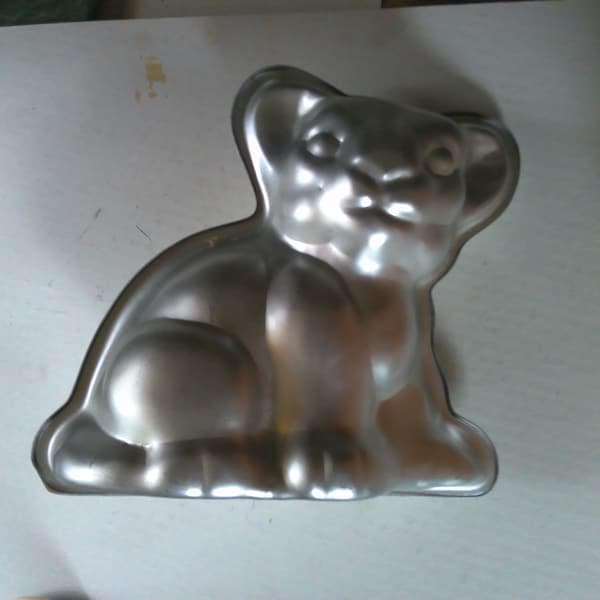 Wilton Animal Cakes - Lion/Tiger/Puppy shaped cake mold -1975 pressed aluminum form w instruction  -2 sided forms make 3D animal