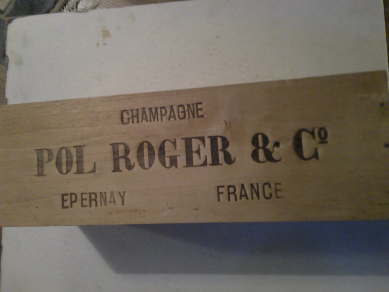 Champagne Pol Roger Importateur W A Taylor Caisse d'expédition en bois des années 1960 pouvant contenir 1 bouteille 4,75 x 14,25 Couvercle coulissant avec texte image 1