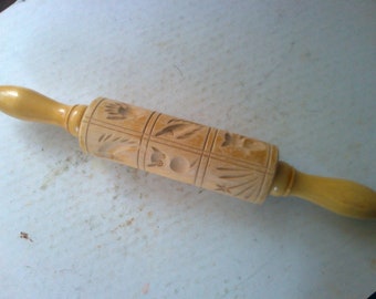 Springerle Rolling Pin - shortbread and cookie roller - 14" long form in great condition - Makes 12 nature images