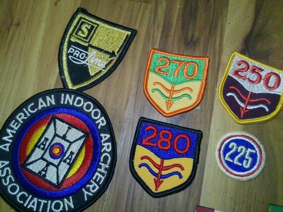Archery patches and pin set - 6 patches from 1.5"… - image 4