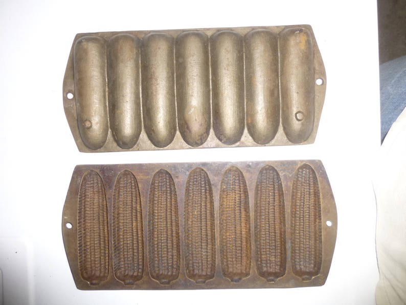 Antique Cast Iron Cornbread Mold Pans Set of 2 Seven Etsy