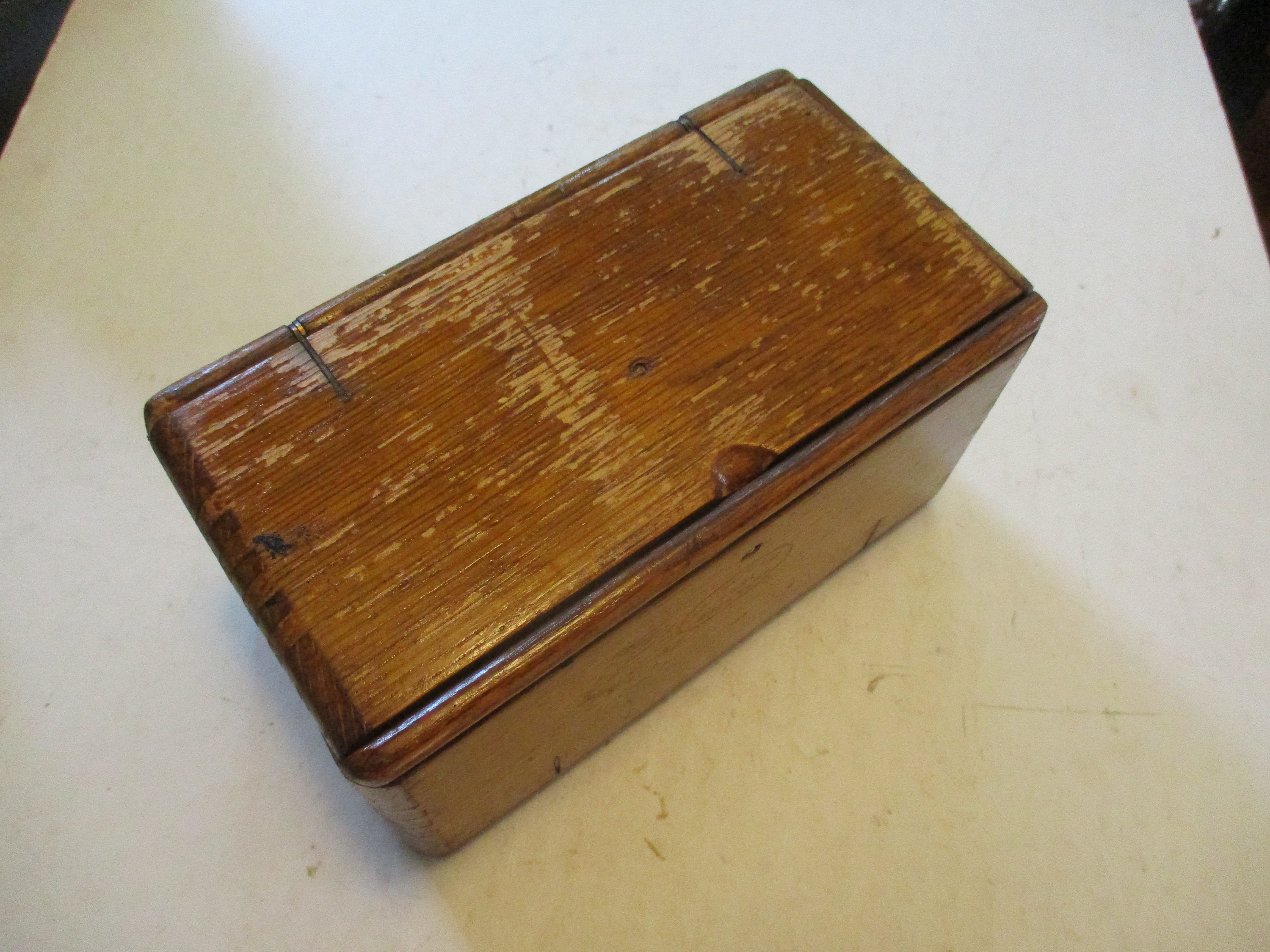 Antique Singer Sewing Machine with Wooden Carry Case • $49.00