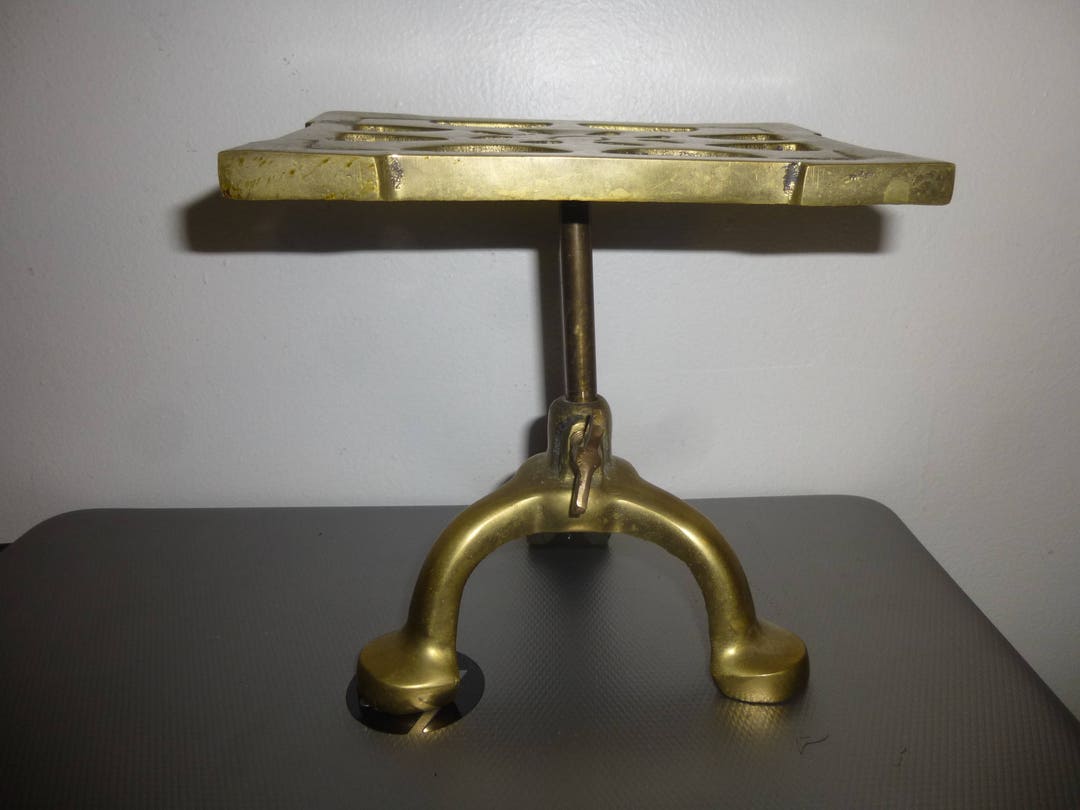Antique Adjustable Brass Trivet English 3 Foot Form With Adjustable Top