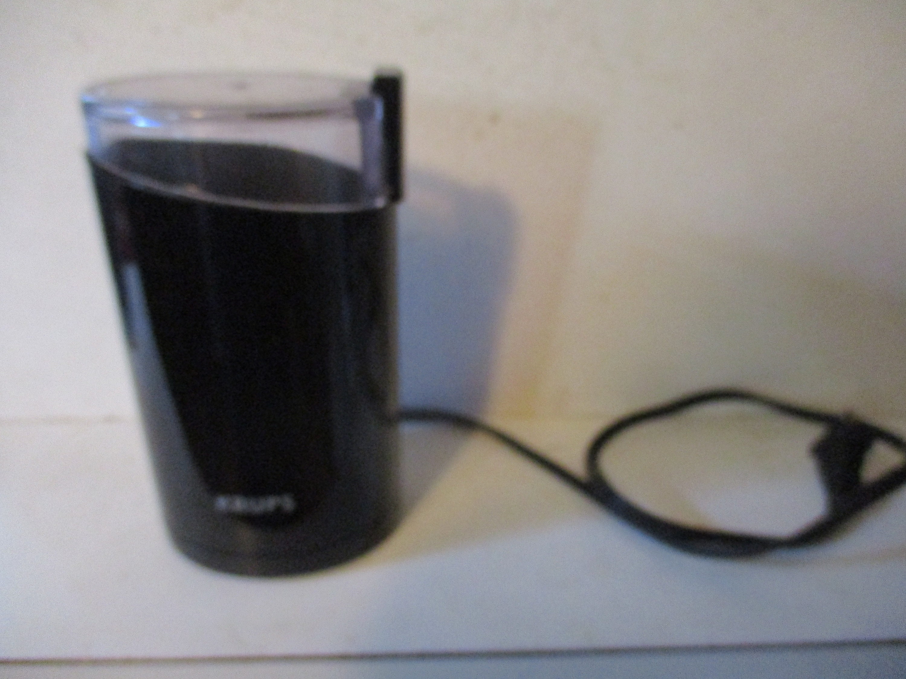 Black & Decker Coffee Grinder Black Body Clear Lid Storage Underneath 4  Cord Coarse Fine Dial Black Decker Model No. CBM 205 80w 120vac 60hz 
