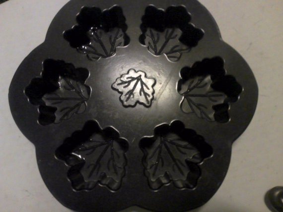 Nordic Ware Maple Leaf Muffin pan