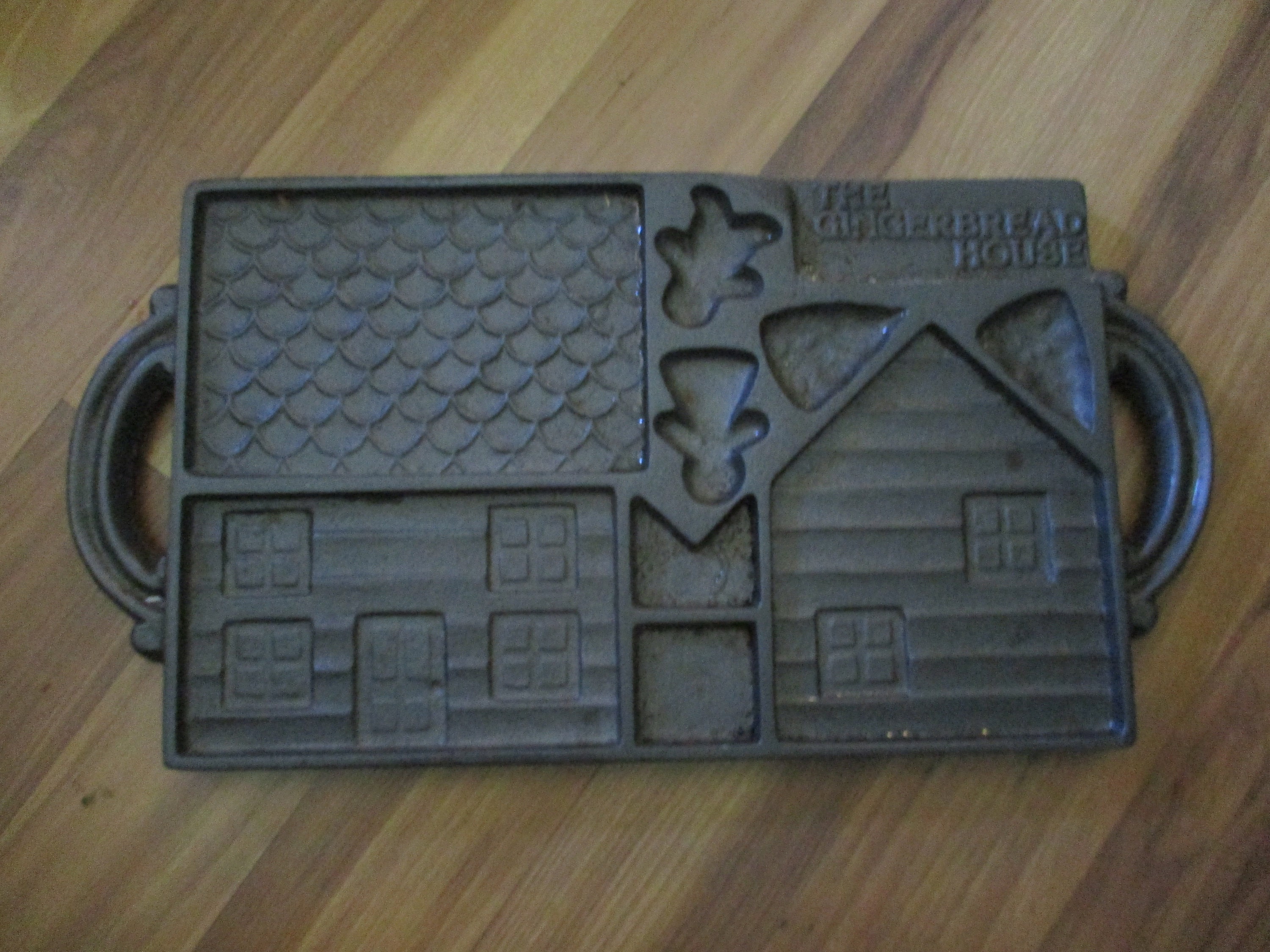Vintage 1984 John Wright Gingerbread Man Baking Pan Cast Iron Mold Iron  Clad Non Stick Coating Gingerbread Thick Cookie Sheet Cookie Mold 