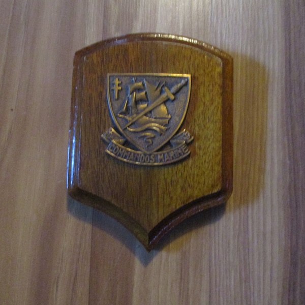 French Marine Commando - 1960s 5" high wood plaque with 2" square bronze image - rare form for military decor