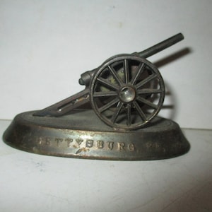 Gettysburg Cannon Souvenir - fun miniature faux bronze form - 1960s Civil War Cannon repro - great details