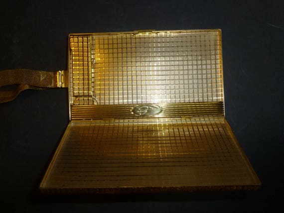 Lovely Pillowed Brass compact or clutch purse - R… - image 2