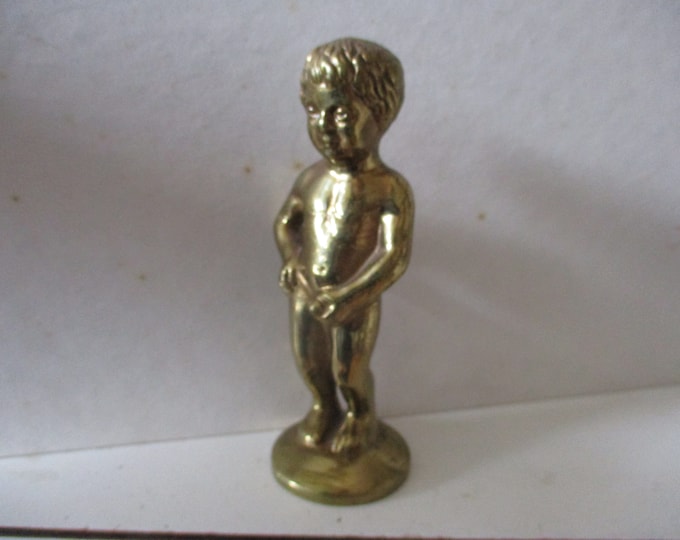 Manneken Pis Famous Peeing Boy Statue of Brussels bruxelles Fun 4 Cast