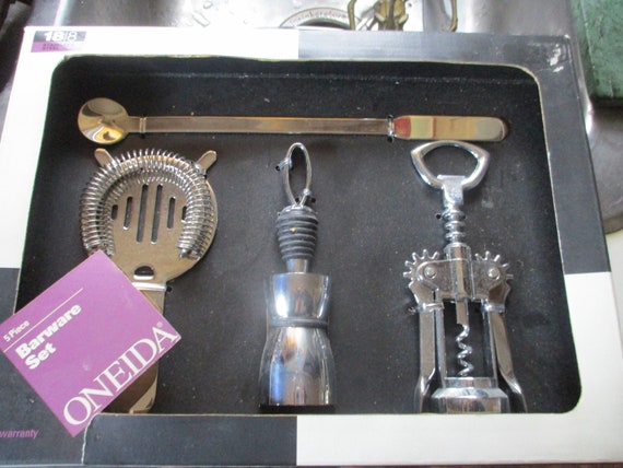 Oneida Barware Set 5 Piece Stainless Steel Set Jigger, Corkscrew, Spoon,  Strainer, Stopper New in Box Condition 